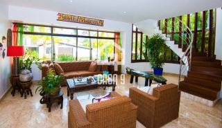 Casa a venda mobiliada com 5 suítes no condominio Porta das Baleias em Praia do Forte Bahia