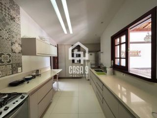 Casa duplex mobiliada com 4 suítes a venda no condominio Residencial Praia do Forte na Vila de Praia do Forte Bahia
