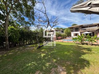 Casa duplex mobiliada com 4 suítes a venda no condominio Residencial Praia do Forte na Vila de Praia do Forte Bahia