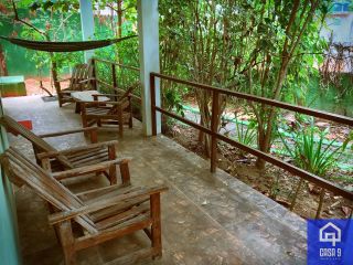 Imóvel com 5 apartamentos no Jardim Imbassaí