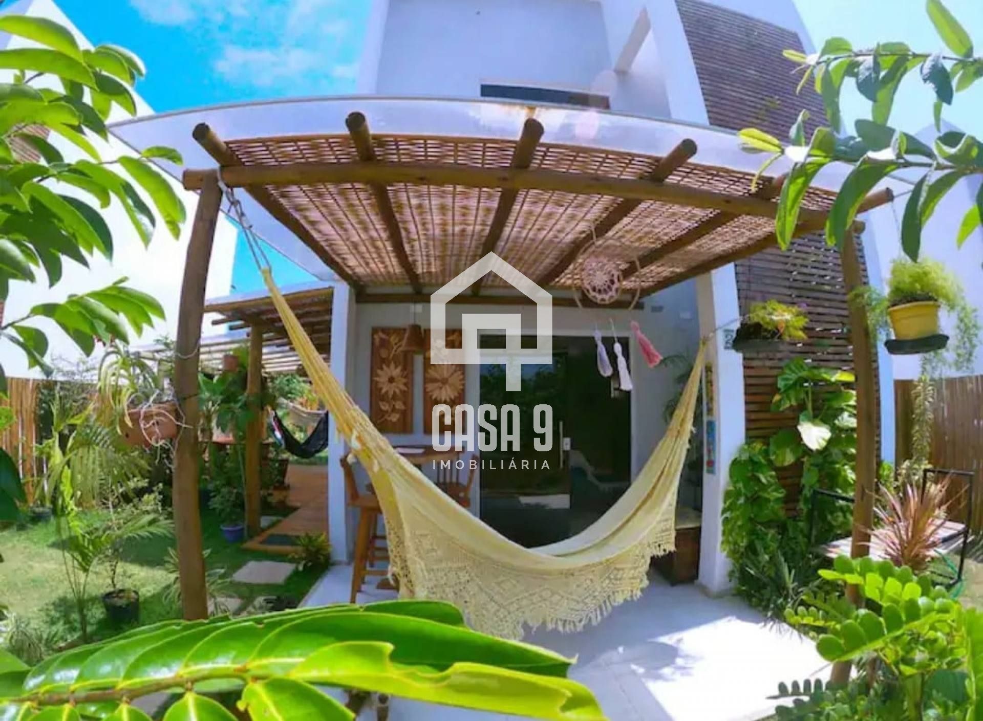 Casa de condomínio a venda com 2 suítes a venda em Imbassai Bahia