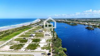 Terreno a venda no Condomínio Alphaville 2 em Guarajuba Bahia