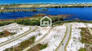 Terreno a venda no Condomínio Alphaville 2 em Guarajuba Bahia