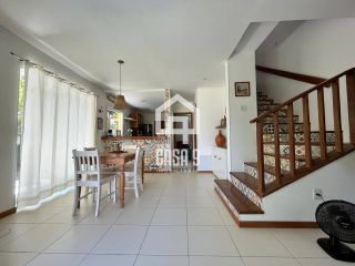 Casa a venda com 3 quartos na Vila de Imbassai Bahia