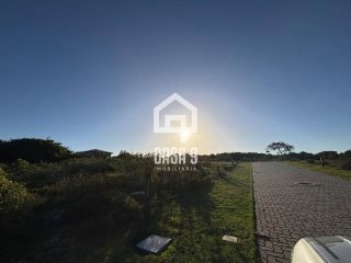 Terreno plano com fundo de lagoa próximo do clube a venda na 1ª etapa do Condomínio La Laguna Praia do Forte Bahia