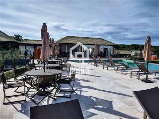 Apartamento novo térreo com 2 quartos a venda no condomínio Village dos Ipes Piscinas Naturais Praia do Forte Bahia