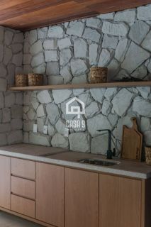 Casa duplex mobiliada com 4 suítes à venda no Condomínio Fazenda Praia do Forte Bahia