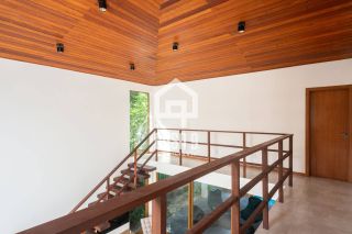 Casa duplex mobiliada com 4 suítes à venda no Condomínio Fazenda Praia do Forte Bahia