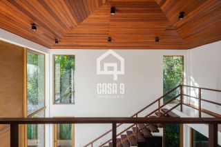 Casa duplex mobiliada com 4 suítes à venda no Condomínio Fazenda Praia do Forte Bahia