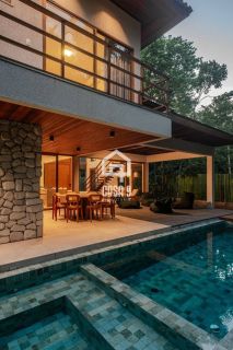 Casa duplex mobiliada com 4 suítes à venda no Condomínio Fazenda Praia do Forte Bahia