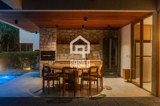 Casa duplex mobiliada com 4 suítes à venda no Condomínio Fazenda Praia do Forte Bahia