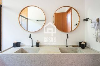 Casa duplex mobiliada com 4 suítes à venda no Condomínio Fazenda Praia do Forte Bahia