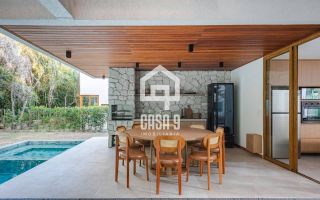 Casa duplex mobiliada com 4 suítes à venda no Condomínio Fazenda Praia do Forte Bahia