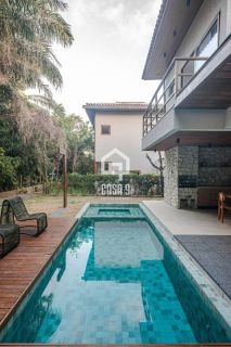 Casa duplex mobiliada com 4 suítes à venda no Condomínio Fazenda Praia do Forte Bahia