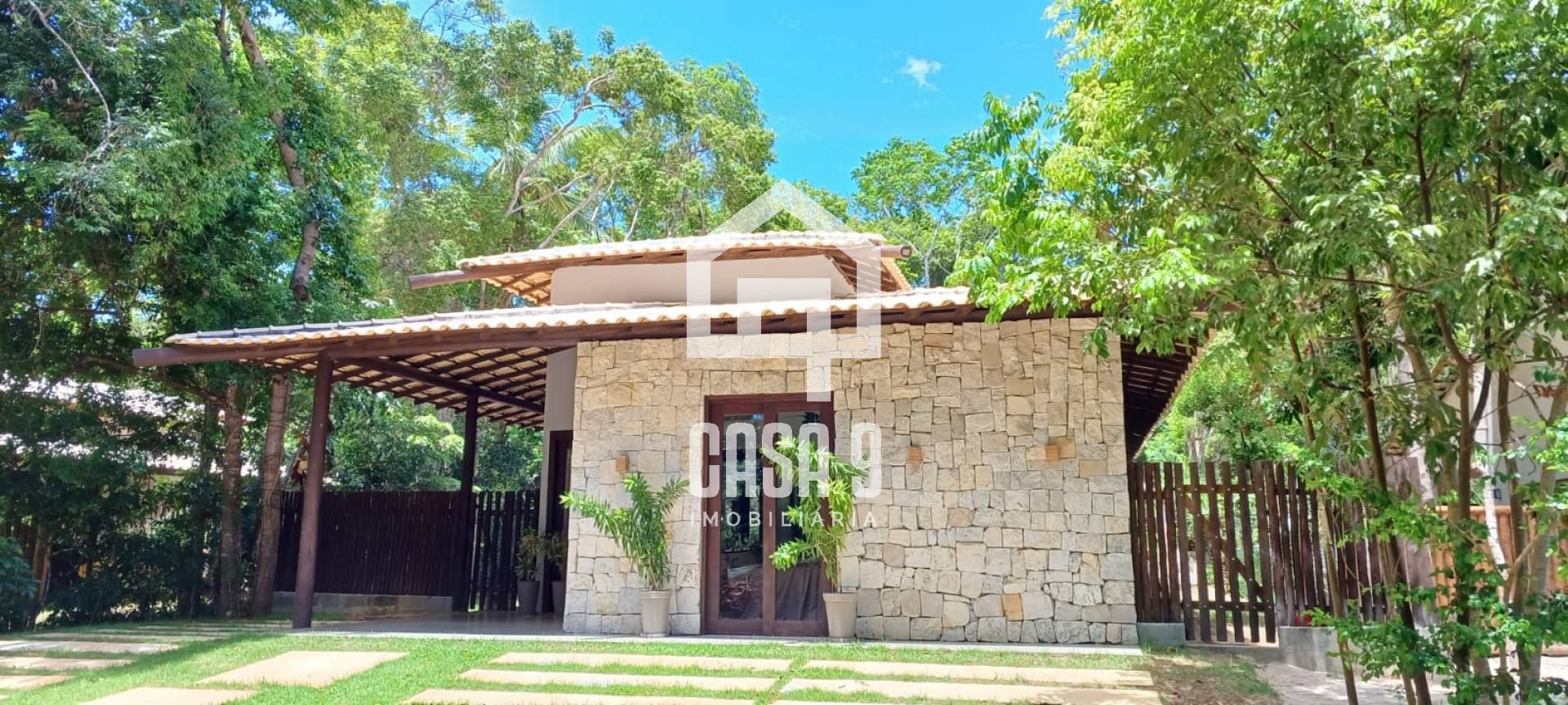 Casa térrea em terreno privativo com 3 quartos para aluguel anual no condomínio Fazenda Praia do Forte Bahia