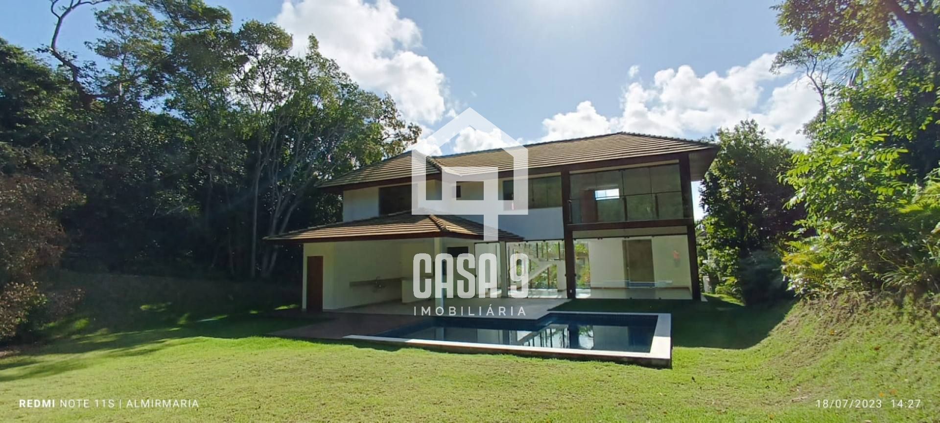 Casa para venda com 05 suítes em condomínio fechado Praia do Forte-Ba