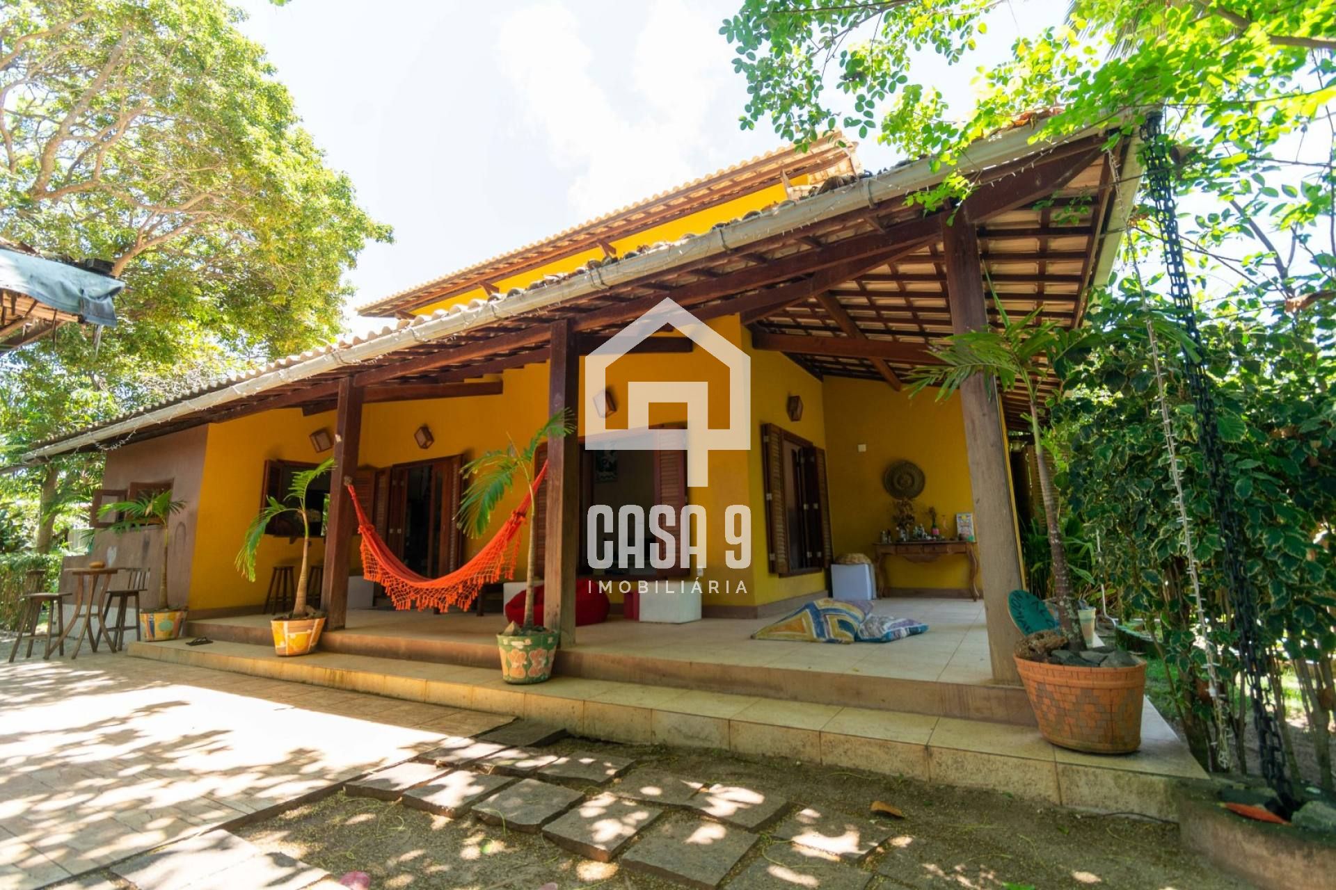 Casa solta próximo da Vila e 80 metros da praia a venda em Imbassai Bahia