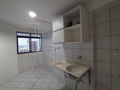 Apartamento à venda no Edf. Monte Carlo no bairro Mauricio de Nassau em Caruaru