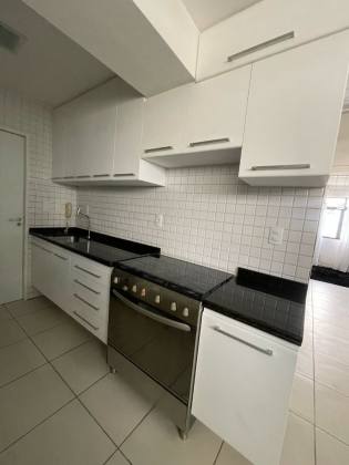 Apartamento Para Alugar no Edifício Clarissa no bairro Mauricio de Nassau em Caruaru