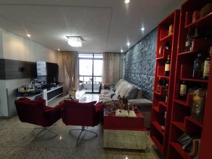 Apartamento à venda no Edf. San Marino no bairro Mauricio de Nassau em Caruaru