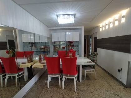 Apartamento à venda no Edf. San Marino no bairro Mauricio de Nassau em Caruaru
