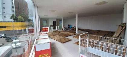 Ponto Comercial Para Alugar na Avenida Agamenon Magalhães no bairro Mauricio de Nassau em Caruaru