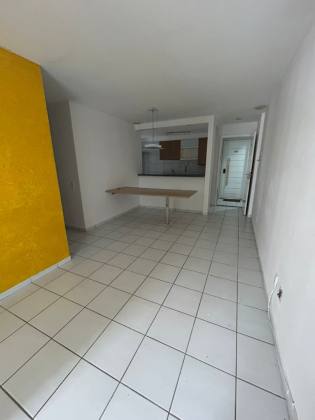 Apartamento à venda no Cond. Club Grand Jardim bairro Indianópolis em Caruaru