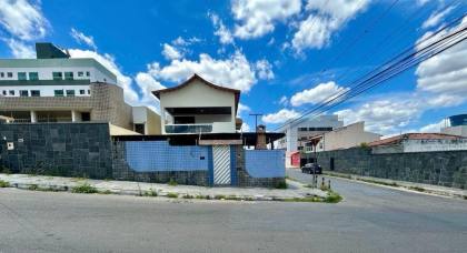 Casa para alugar no bairro Petrópolis em Caruaru