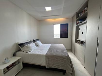 Apartamento à venda no Ed. Luisa Maciel bairro Mauricio de Nassau em Caruaru