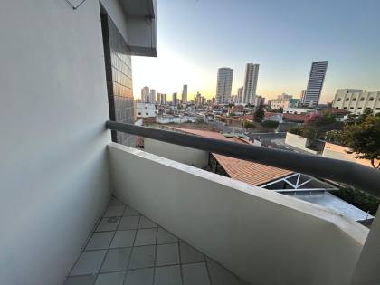Apartamento à venda no Edf. Villa Lobos no bairro Universitário em Caruaru