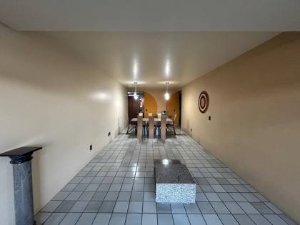 Apartamento à venda no Edf. Villa Lobos no bairro Universitário em Caruaru