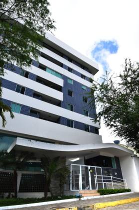 Apartamento à venda no Edifício Mont Serrat no Mauricio de Nassau em Caruaru