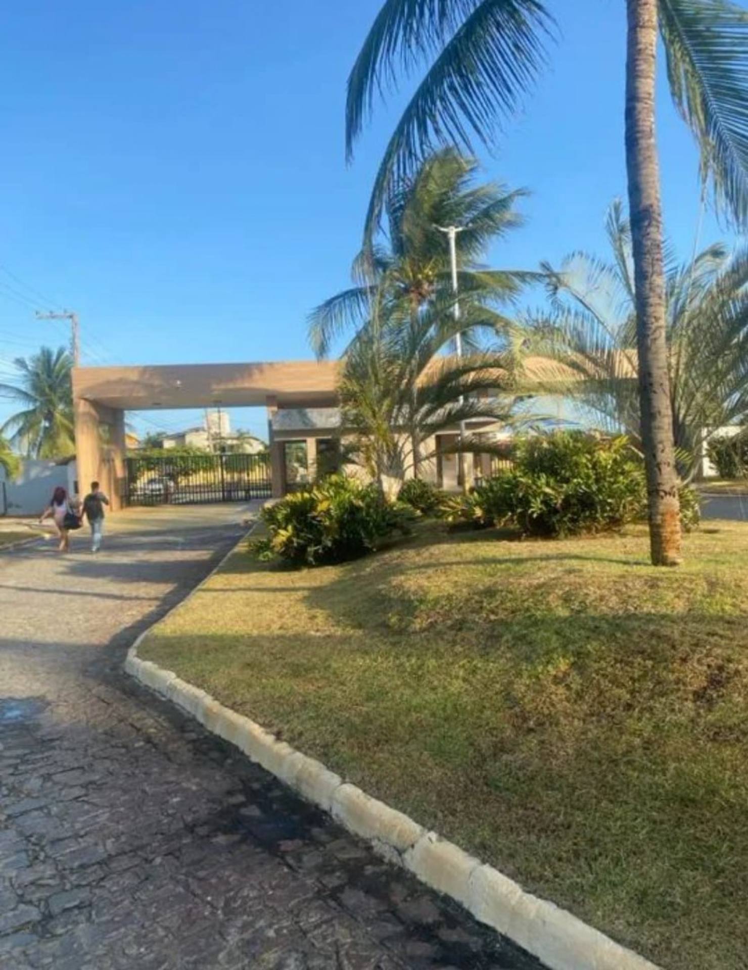 TERRENO NO COND PRAIAS DO SUL - L.C