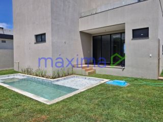 Casa à Venda em Alphaville Sergipe – Frente para o Lago!