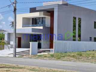 Casa à Venda em Alphaville Sergipe – Frente para o Lago!