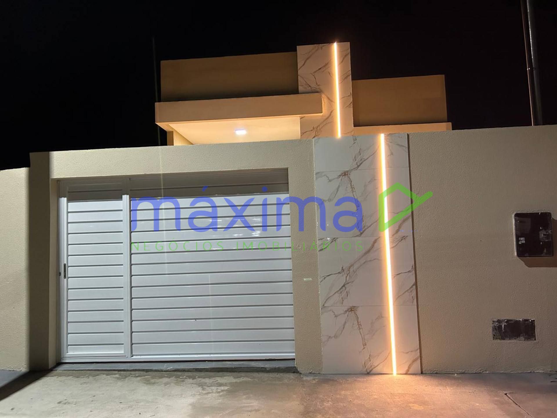 Linda casa com 2/4 sendo 1 suíte