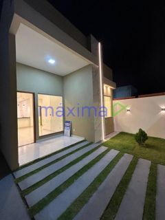 Linda casa com 2/4 sendo 1 suíte