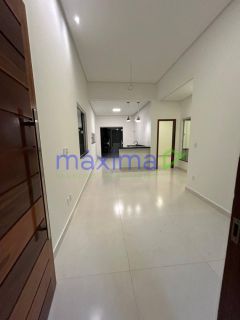 Linda casa com 2/4 sendo 1 suíte