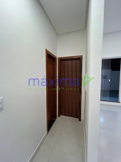 Linda casa com 2/4 sendo 1 suíte