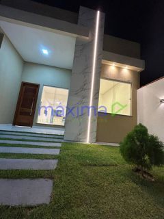 Linda casa com 2/4 sendo 1 suíte