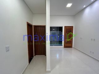 Linda casa com 2/4 sendo 1 suíte