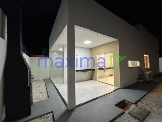 Linda casa com 2/4 sendo 1 suíte