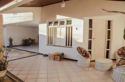 Linda Casa com Andar – Excelente Localização no Bairro Grageru