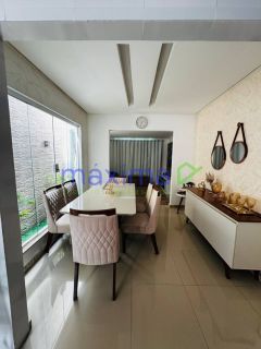 Excelente casa 4/4 com 2 pavimentos no Dom Luciano