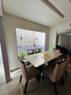 Excelente casa 4/4 com 2 pavimentos no Dom Luciano