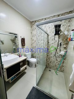 Excelente casa 4/4 com 2 pavimentos no Dom Luciano