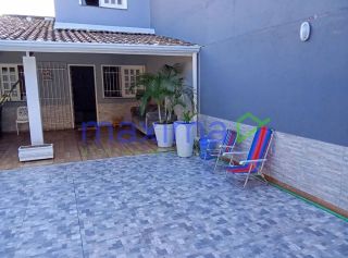 Excelente oportunidade de investimento! Casa 3/4 com suite e prédio comercial na frente
