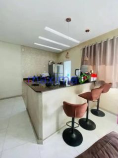 Ótima oportunidade! Casa grande 5/4, localização privilegiada!
