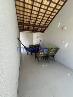 Oportunidade Incrível no Bairro Aeroporto! Casa à Venda em Condomínio Fechado com Clube Privativo!