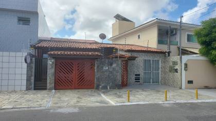 Oportunidade imperdível! Casa no Ponto Novo.